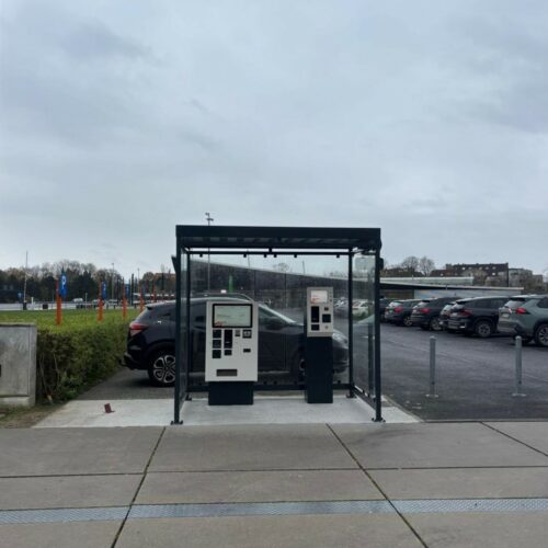 Overkapping voor automaten model Myla 37 Duurzame automaatoverkapping met optioneel LED-systeem, sedumdak of geïntegreerd zonnepaneel. Compleet gemonteerd geleverd.